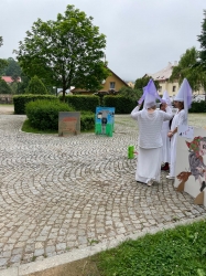 Cesta za Bílou paní