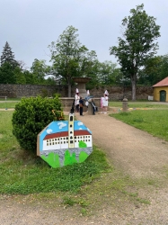 Cesta za Bílou paní